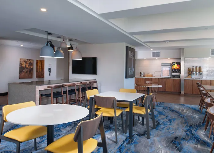 Fairfield By Marriott Downtown Hotel 3*